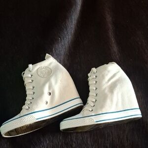 DNKY Stylish Cream Wedge Sneakers